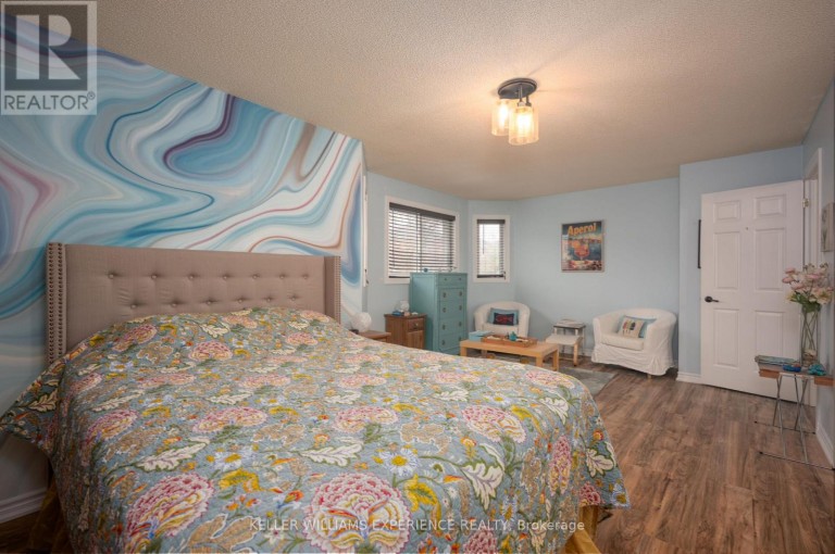 43 DUNNETT DRIVE, Barrie (Ardagh), Ontario, L4N0J7