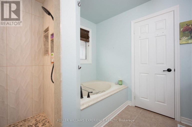 43 DUNNETT DRIVE, Barrie (Ardagh), Ontario, L4N0J7