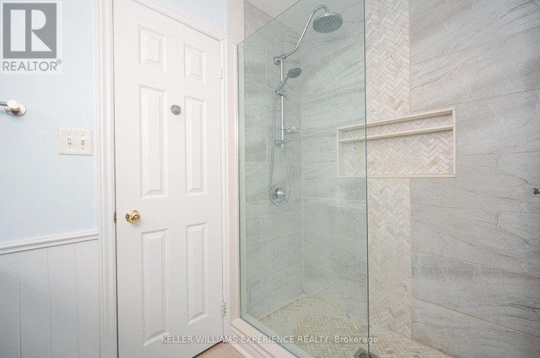 43 DUNNETT DRIVE, Barrie (Ardagh), Ontario, L4N0J7