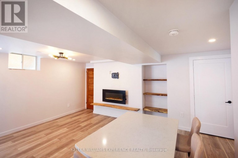 43 DUNNETT DRIVE, Barrie (Ardagh), Ontario, L4N0J7