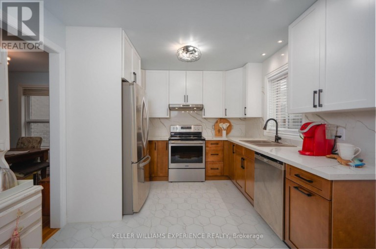 43 DUNNETT DRIVE, Barrie (Ardagh), Ontario, L4N0J7