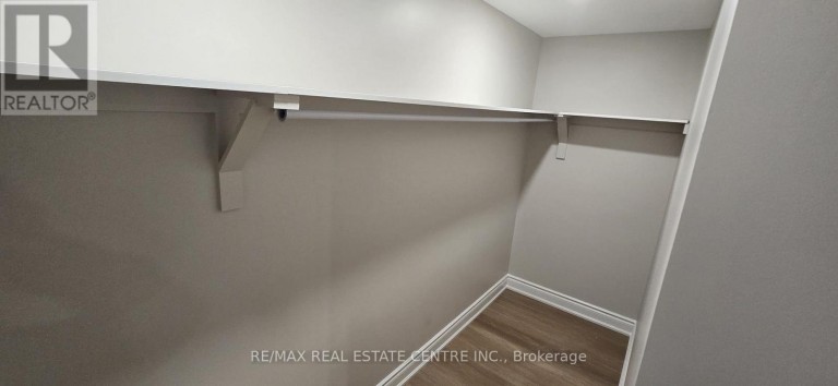 BSMT. - 389-1 NAIRN CIRCLE, Milton (SC Scott), Ontario, L9T8A5