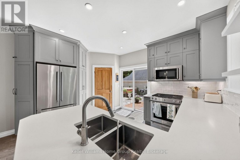 22 SOPHIA STREET, Centre Wellington (Elora/Salem), Ontario, N0B1S0