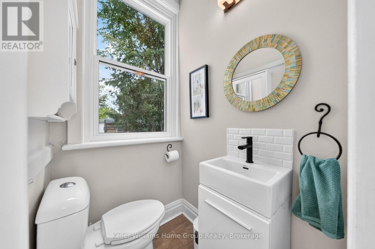 22 SOPHIA STREET, Centre Wellington (Elora/Salem), Ontario, N0B1S0