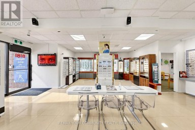 8181 YONGE STREET Markham (Royal Orchard) Ontario photo 12