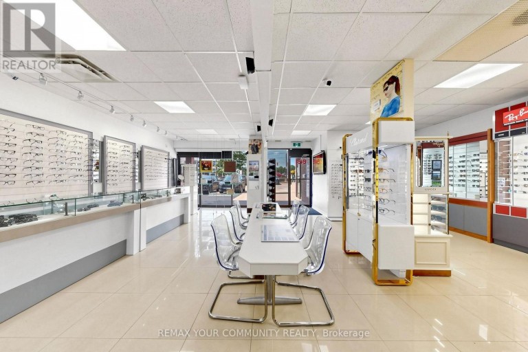 8181 YONGE STREET, Markham (Royal Orchard), Ontario, L3T2C6