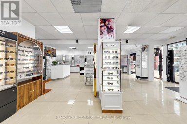 8181 YONGE STREET Markham (Royal Orchard) Ontario photo 17