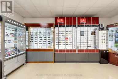 8181 YONGE STREET Markham (Royal Orchard) Ontario photo 20
