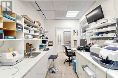 8181 YONGE STREET Markham (Royal Orchard) Ontario photo 22