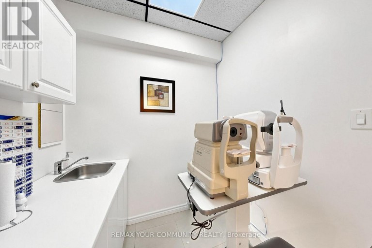 8181 YONGE STREET, Markham (Royal Orchard), Ontario, L3T2C6