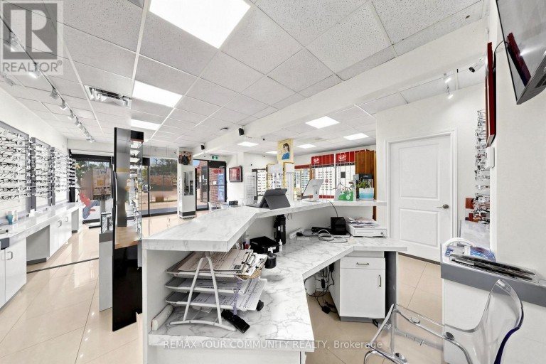 8181 YONGE STREET, Markham (Royal Orchard), Ontario, L3T2C6