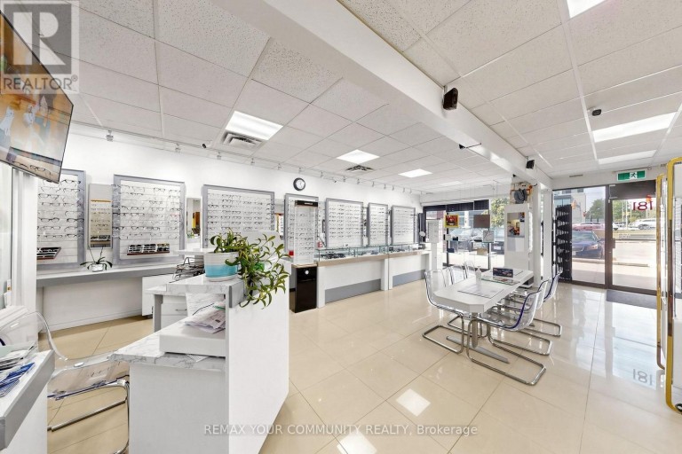 8181 YONGE STREET, Markham (Royal Orchard), Ontario, L3T2C6