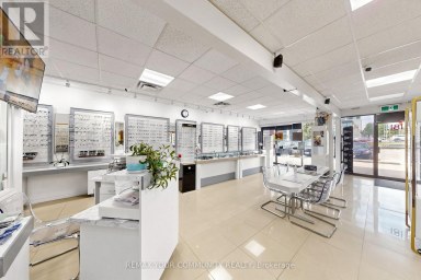 8181 YONGE STREET Markham (Royal Orchard) Ontario photo 7