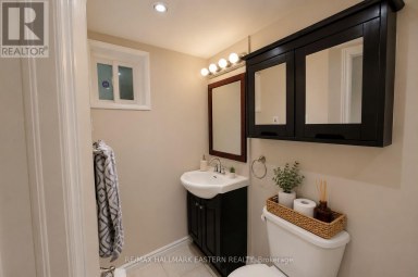 821 CRAVEN ROAD Toronto (Greenwood-Coxwell) Ontario photo 12