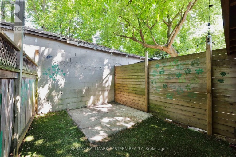 821 CRAVEN ROAD, Toronto (Greenwood-Coxwell), Ontario, M4L2Z7