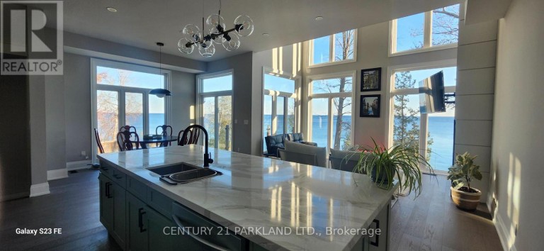15 STANLEY AVENUE, Oro-Medonte, Ontario, L0L1T0