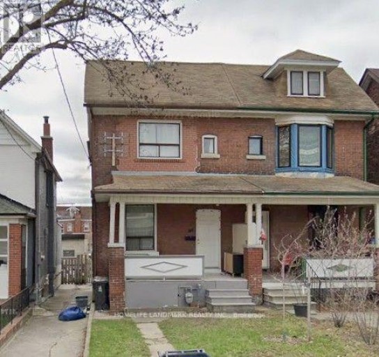 19 ARMSTRONG AVENUE, Toronto (Dovercourt-Wallace Emerson-Junction), Ontario, M6H1V9