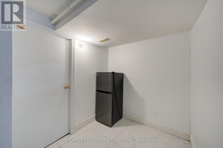 19 ARMSTRONG AVENUE, Toronto (Dovercourt-Wallace Emerson-Junction), Ontario, M6H1V9