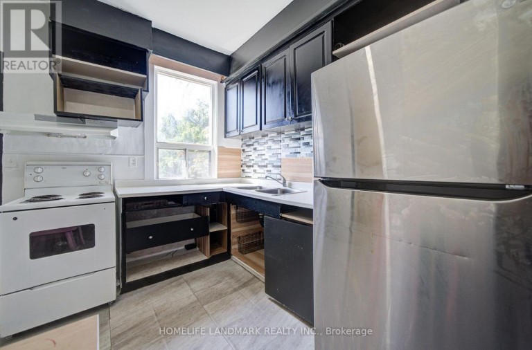 19 ARMSTRONG AVENUE, Toronto (Dovercourt-Wallace Emerson-Junction), Ontario, M6H1V9