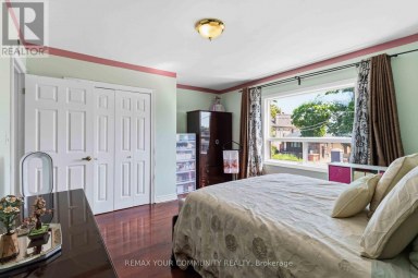 32 KIRKNEWTON ROAD Toronto (Caledonia-Fairbank) Ontario photo 12