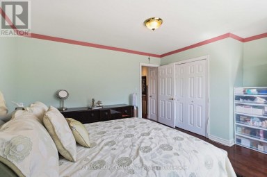 32 KIRKNEWTON ROAD Toronto (Caledonia-Fairbank) Ontario photo 15
