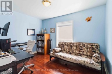 32 KIRKNEWTON ROAD Toronto (Caledonia-Fairbank) Ontario photo 16
