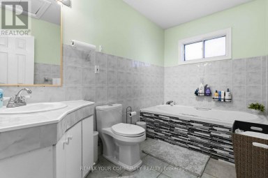 32 KIRKNEWTON ROAD Toronto (Caledonia-Fairbank) Ontario photo 18