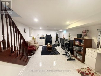 32 KIRKNEWTON ROAD Toronto (Caledonia-Fairbank) Ontario photo 23