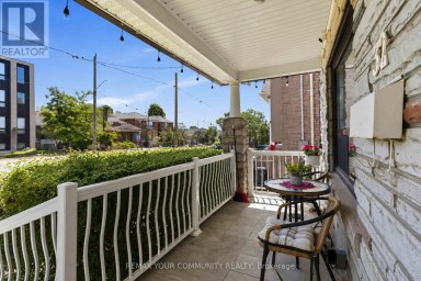 32 KIRKNEWTON ROAD Toronto (Caledonia-Fairbank) Ontario photo 3