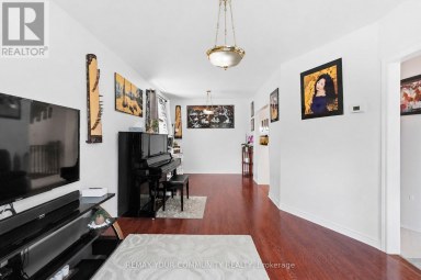 32 KIRKNEWTON ROAD Toronto (Caledonia-Fairbank) Ontario photo 5