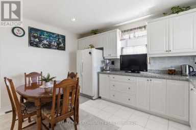 32 KIRKNEWTON ROAD Toronto (Caledonia-Fairbank) Ontario photo 8