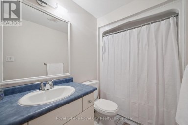 220 CARRINGTON DRIVE Guelph (Kortright West) Ontario photo 17