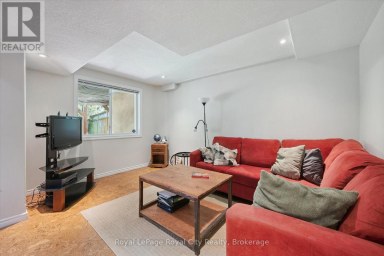 220 CARRINGTON DRIVE Guelph (Kortright West) Ontario photo 21
