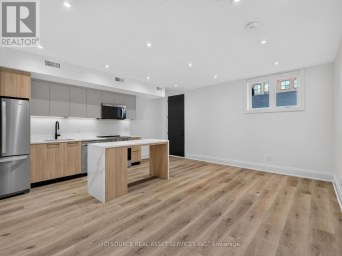 UNIT 5 - 28 NORCROSS ROAD Toronto (Clanton Park) Ontario photo 1