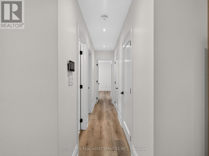 UNIT 5 - 28 NORCROSS ROAD, Toronto (Clanton Park), Ontario, M3H2R4