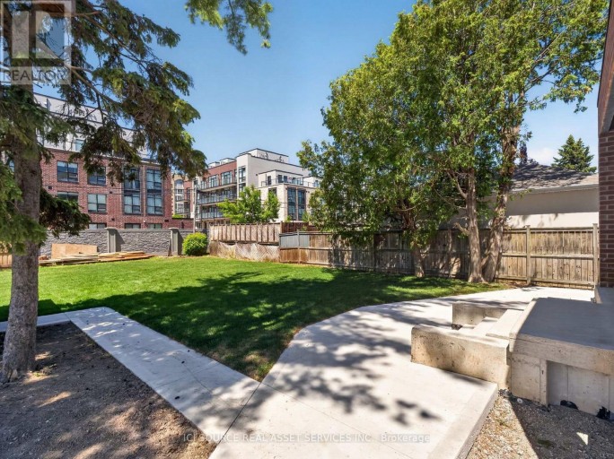 UNIT 5 - 28 NORCROSS ROAD, Toronto (Clanton Park), Ontario, M3H2R4