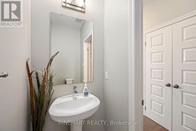 2946 TOKALA TRAIL London North (North S) Ontario photo 15
