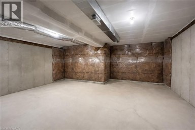 124 SEABROOK Drive Unit# 107(Basement) Kitchener Ontario photo 3