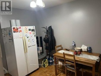 85 CORBETT AVENUE Toronto (Rockcliffe-Smythe) Ontario photo 3