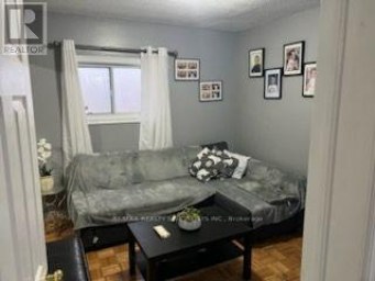85 CORBETT AVENUE Toronto (Rockcliffe-Smythe) Ontario photo 5