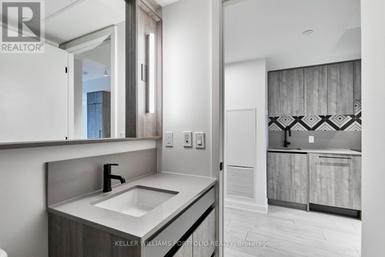 520 - 5 LAKEVIEW AVENUE, Toronto (Trinity-Bellwoods), Ontario, M6J0H3