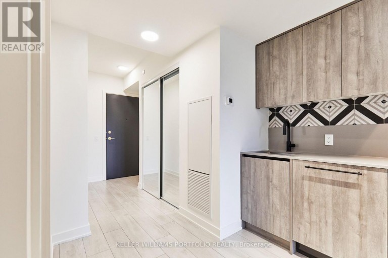 520 - 5 LAKEVIEW AVENUE, Toronto (Trinity-Bellwoods), Ontario, M6J0H3
