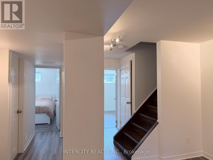 36 STRATHBURN BOULEVARD, Toronto (Humberlea-Pelmo Park), Ontario, M9M2K3