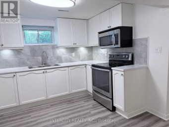 36 STRATHBURN BOULEVARD Toronto (Humberlea-Pelmo Park) Ontario photo 8