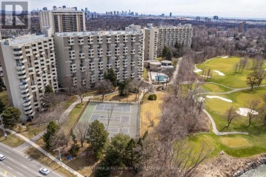 C34 - 300 MILL ROAD Toronto (Markland Wood) Ontario photo 1