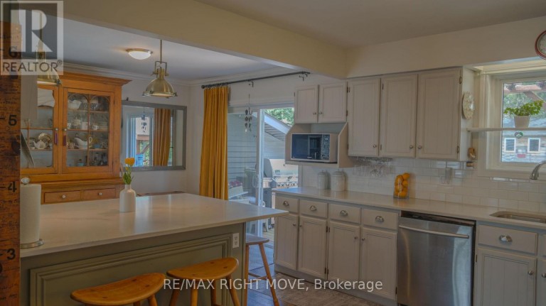 424 HOMEWOOD AVENUE, Orillia, Ontario, L3V3K8