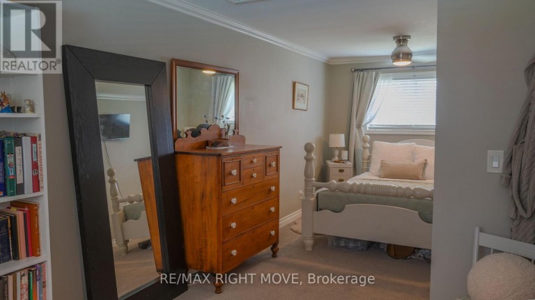 424 HOMEWOOD AVENUE, Orillia, Ontario, L3V3K8