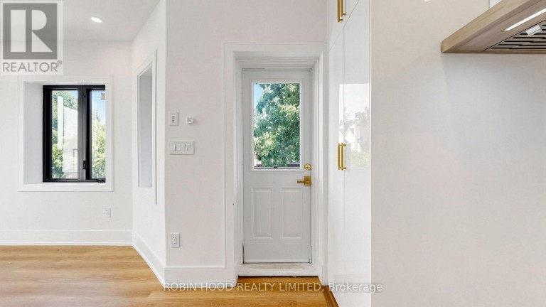 3 - 24 CALLENDER STREET, Toronto (Waterfront Communities), Ontario, M6R2H3