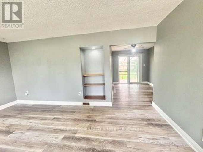 MAIN - 5904 CARMAN STREET, Niagara Falls (Downtown), Ontario, L2J1S1