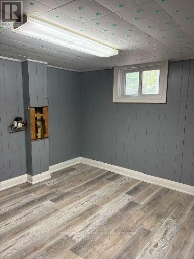 MAIN - 5904 CARMAN STREET, Niagara Falls (Downtown), Ontario, L2J1S1